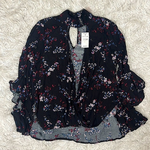 Ban•jara‎ Floral Ruffle Sleeve Mock Neck Blouse